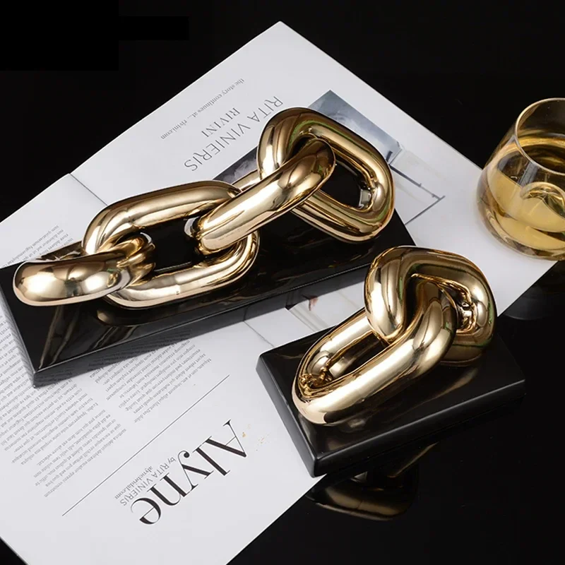 Aurion Golden Chain Links - Image 3