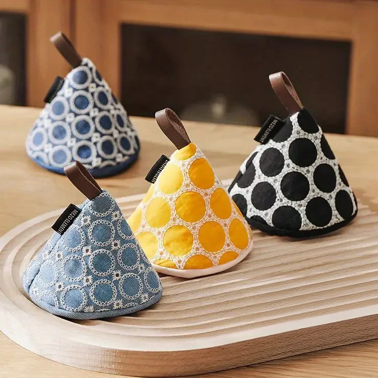 Brooklin Patchwork Oven Mitts - Image 5