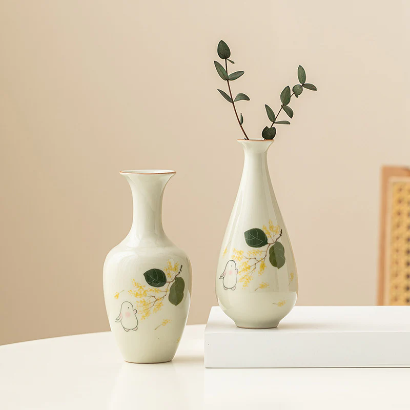 Ema Ivory Ceramic Vase - Image 4