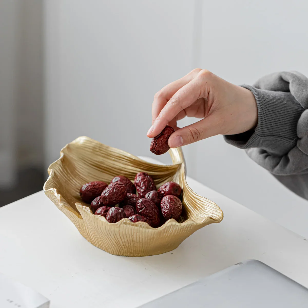 Golden Ginkgo Leaf Bowl - Image 5