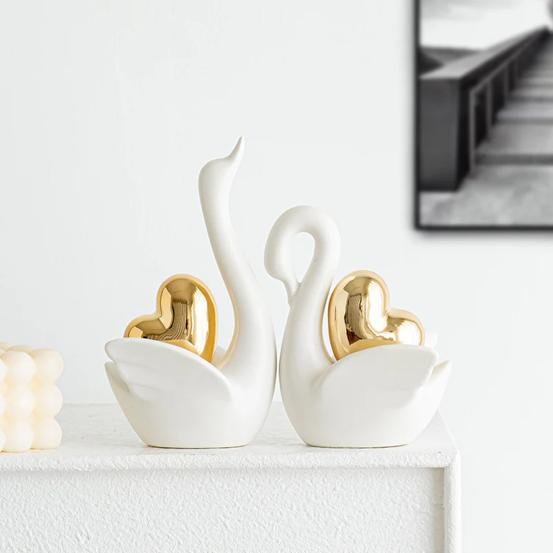 Isla Swan Heart Figurines - Image 2