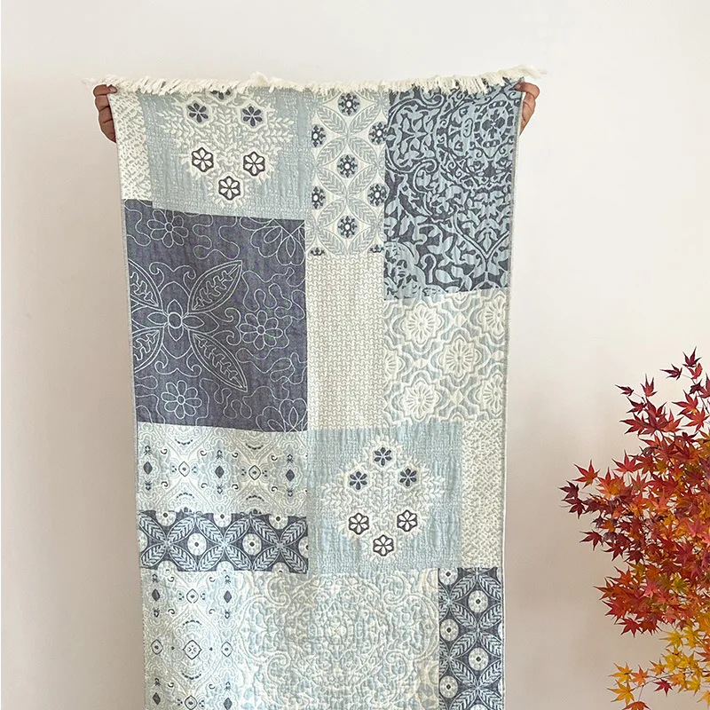 Lune Patchwork Blanket - Image 5