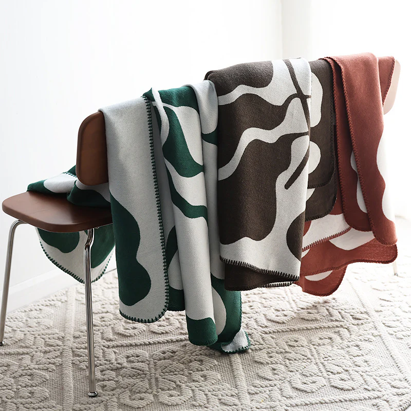 Luno Coral Fleece Blanket - Image 5