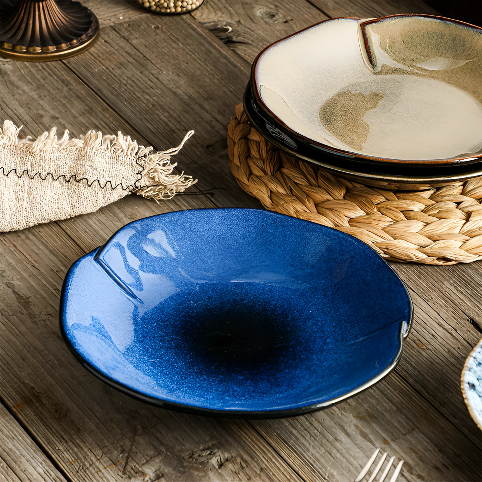 Maru Folded Ceramic Plates - Image 3