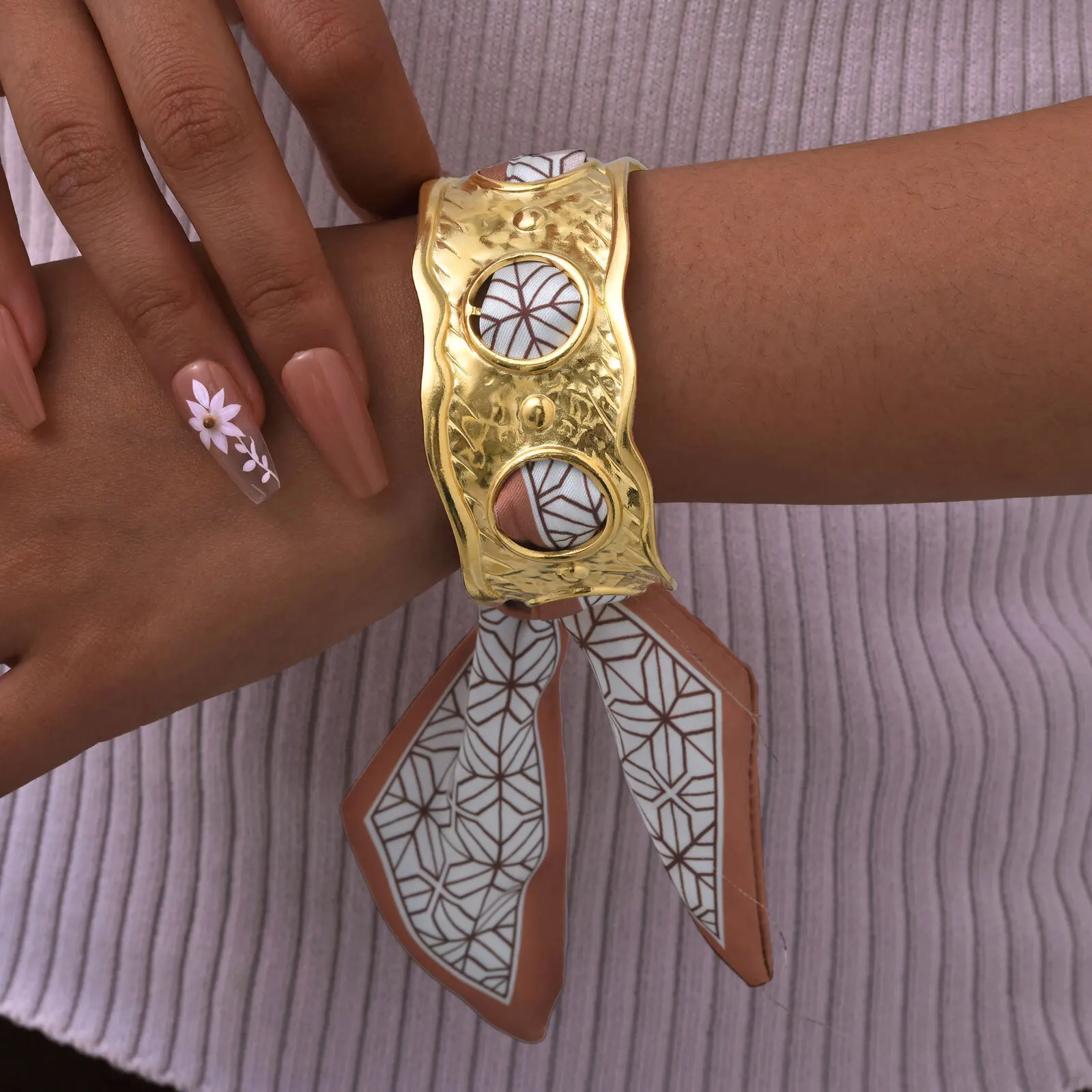 Velra Silk Thread Bracelet - Image 3