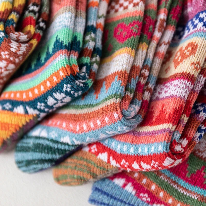 Women's Heart Knit Crew Socks - Image 3