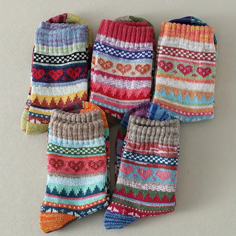 Women's Heart Knit Crew Socks - Image 7